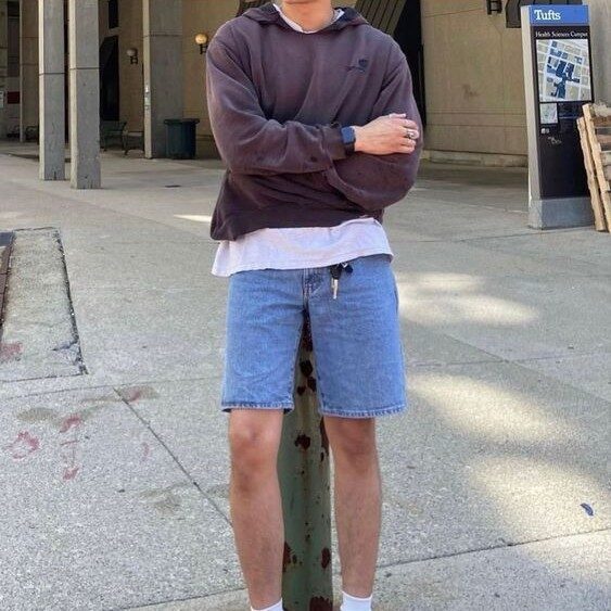 Bermuda shorts are the biggest trend of the summer! What trends are you looking forward to this upcoming season?

Click the link in bio to get your jeans or shorts hemmed before the warmer weather rolls in! 👖