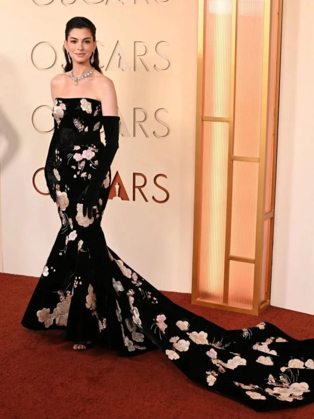 Forget best picture, tonight’s real Oscars showdown is the battle of the trains. ✨

#academyawards
#oscars2026 #theoscars #gowns